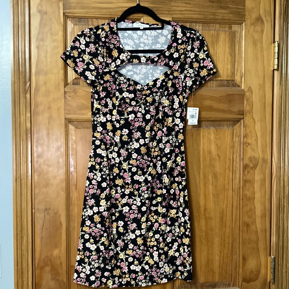 NWT Ultra Flirt Medium Cutout Floral Dress